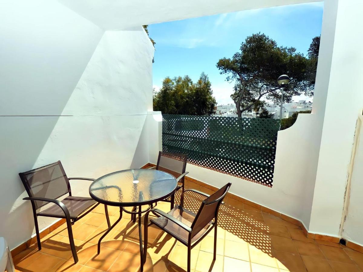 Apartamento Junto Al Mar Piscina Solo Familias Conil De La Frontera Buitenkant foto